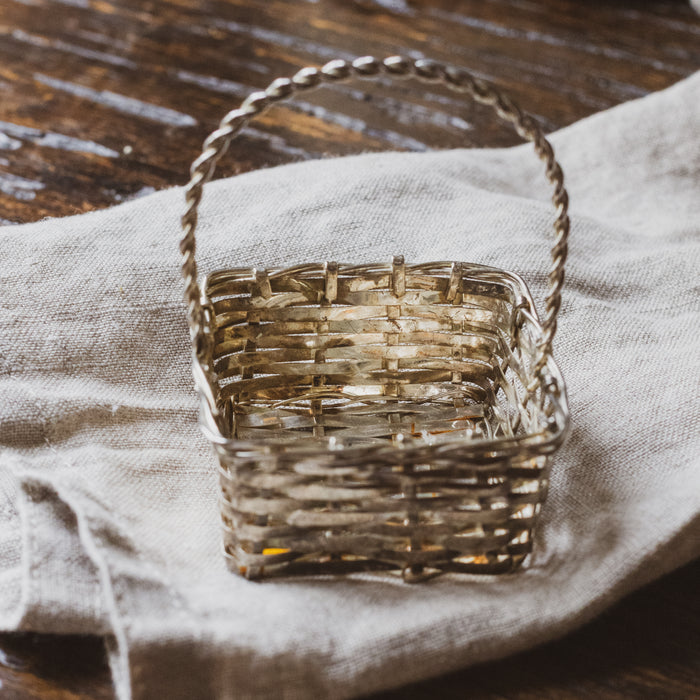 Vintage Silver-Plated 4 Geese Napkin Rings in a Basket / Price is for Both Sets of 4