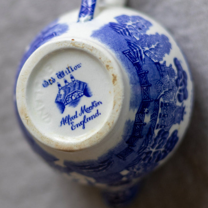 Alfred Meakin of England ‘Old Willow’ Pattern Small Blue White Milk Jug Creamer