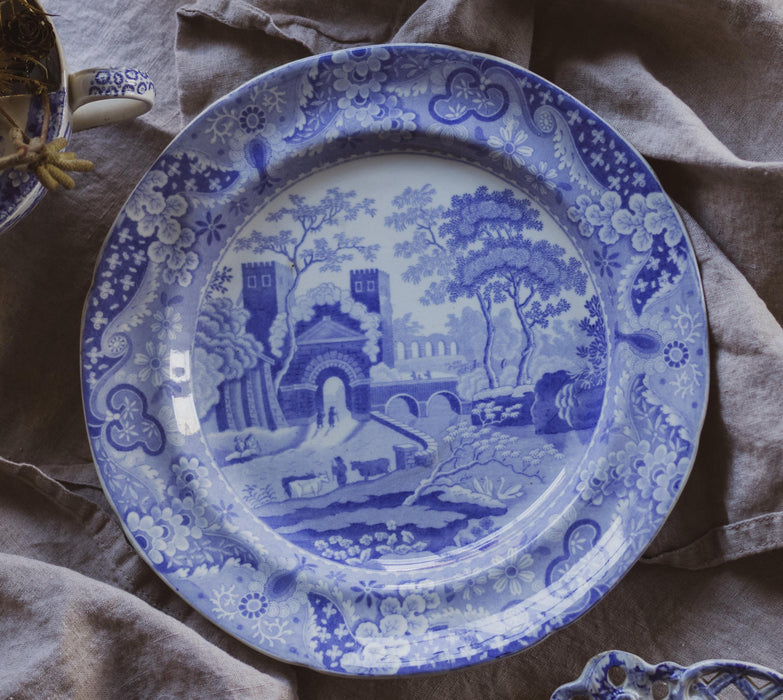 Early 19th Century Spode "Castle" Pattern Indented Dinner Plate 25.5 cm