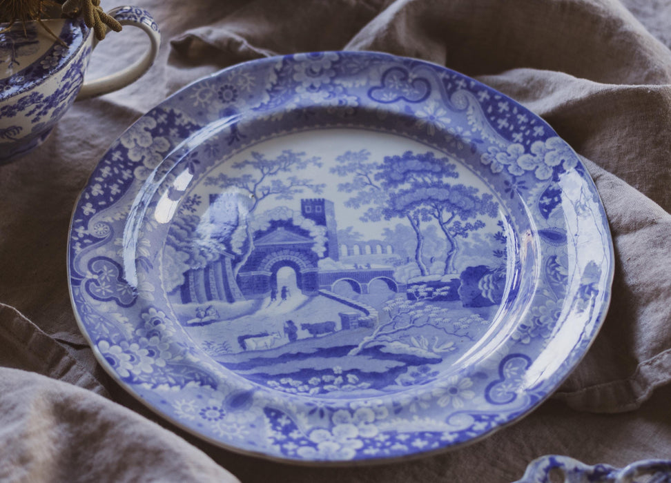 Early 19th Century Spode "Castle" Pattern Indented Dinner Plate 25.5 cm